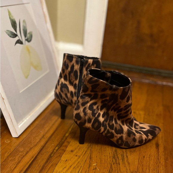 🌻Animal Print Rampage Booties/ Size 6 - Picture 3 of 4
